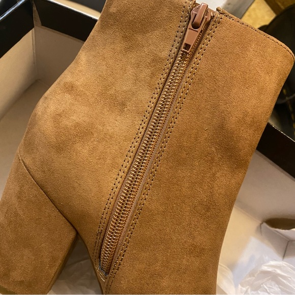 Heeled boots - Picture 4 of 8